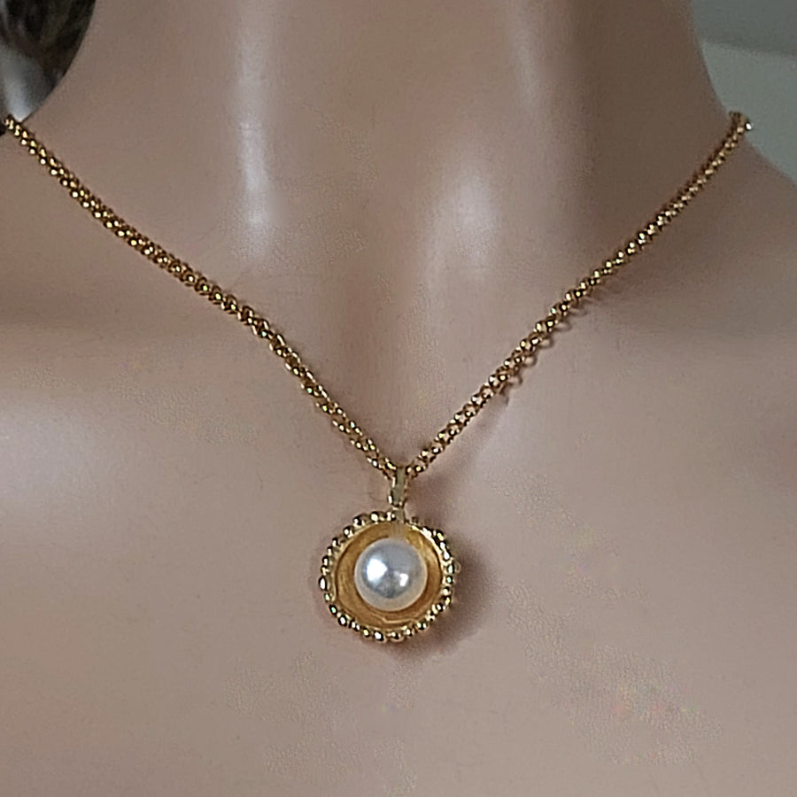 Gold Pearl Pendant Chain Necklace
