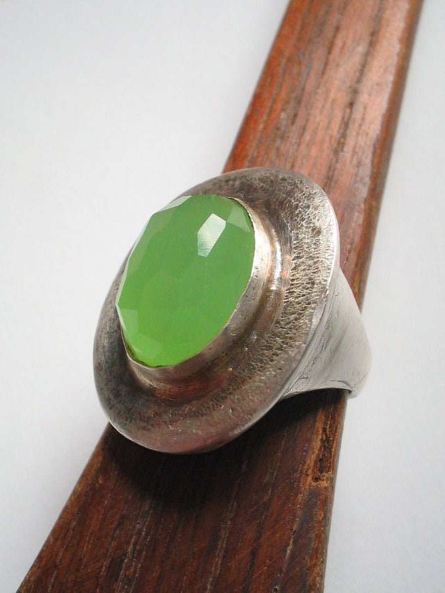Stunning Silver Green Stone Ring