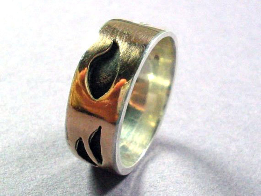 Unique Black and Gold Band Ring