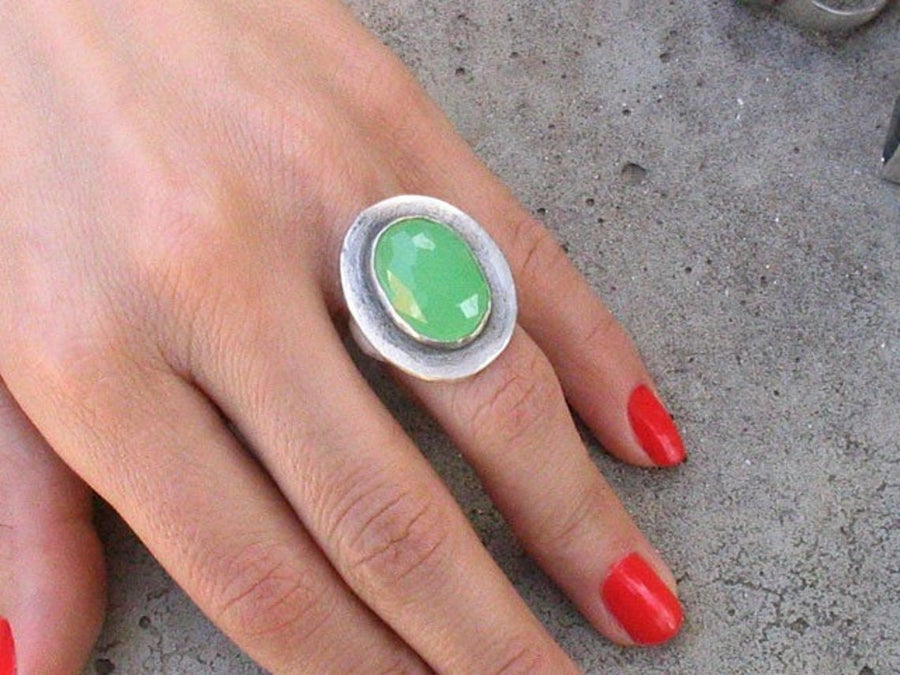 Stunning Silver Green Stone Ring