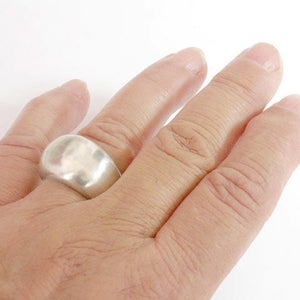 Beautiful Minimalist Silver Band Ring