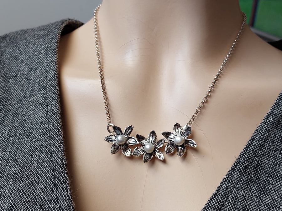 Bridal Silver Flower Pearl Necklace.