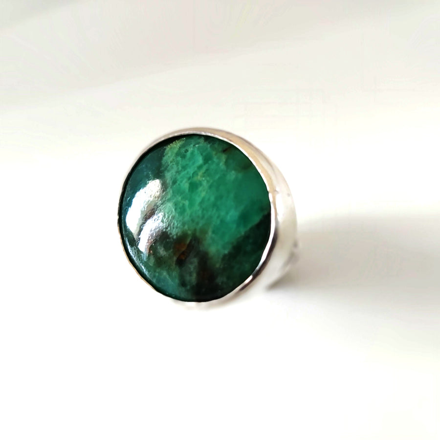 Round Silver and Chrysoprase Ring